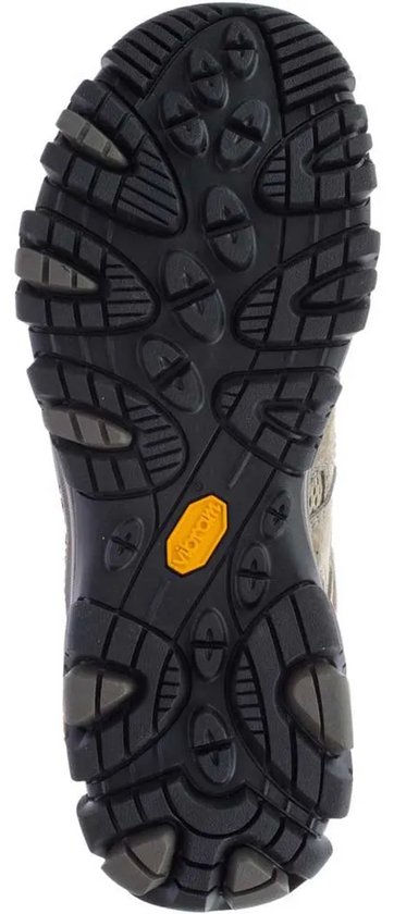 Onderkant van een bruine Merrell wandelschoen met Vibram zool.