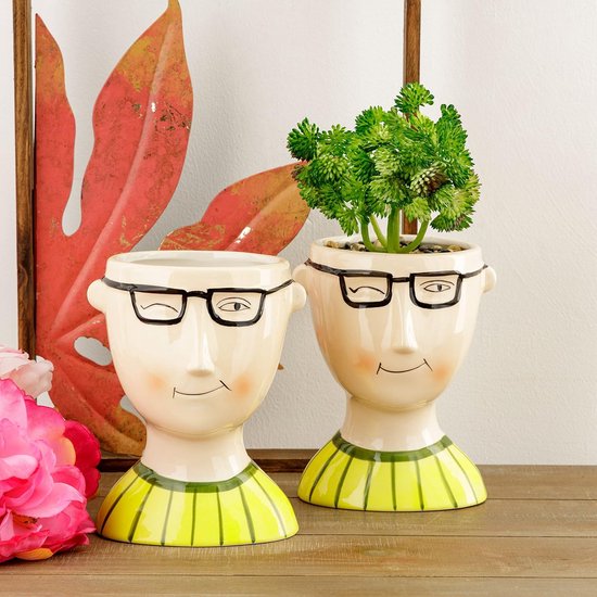 Schattige kikker met een heksenhoed · Creative Fabrica