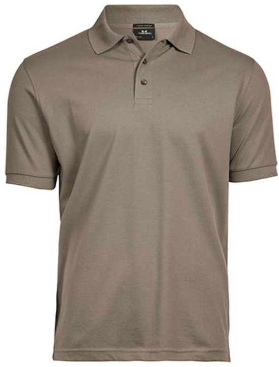 Bruine polo met kraag en knopen, borstbeeld, witte achtergrond.