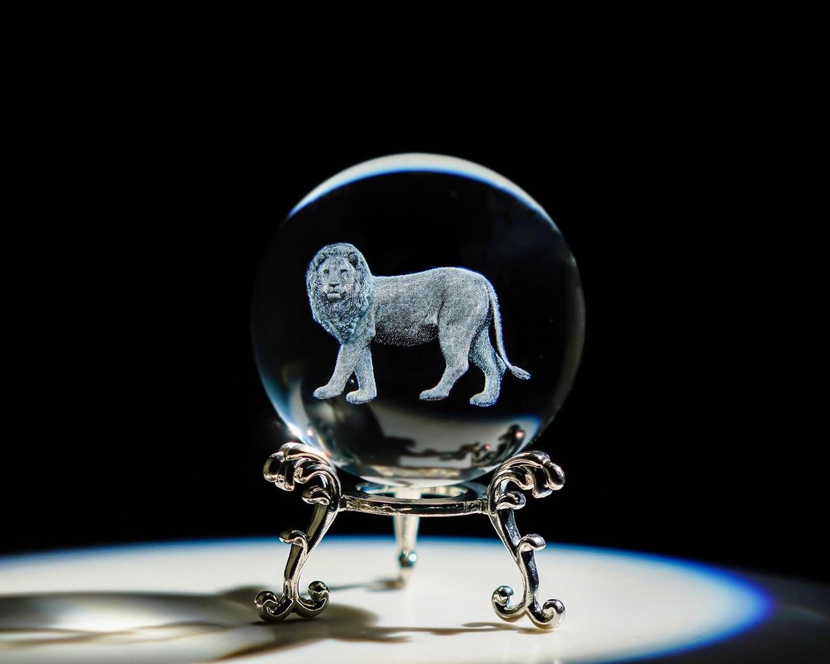 Provento - Kristallen Decoratiebal 3D Laser Geëtst Kristallen Leeuwenbeeldje Kunst Kristalglazen Bol Graveren voor Woondecoratie Verjaardag, Leeuw Ornamenten Geschenken.