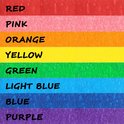Stroken tape met de kleuren rood, roze, oranje, geel, groen, lichtblauw, blauw en paars. Elk met de bijbehorende kleurnaam erop geschreven.