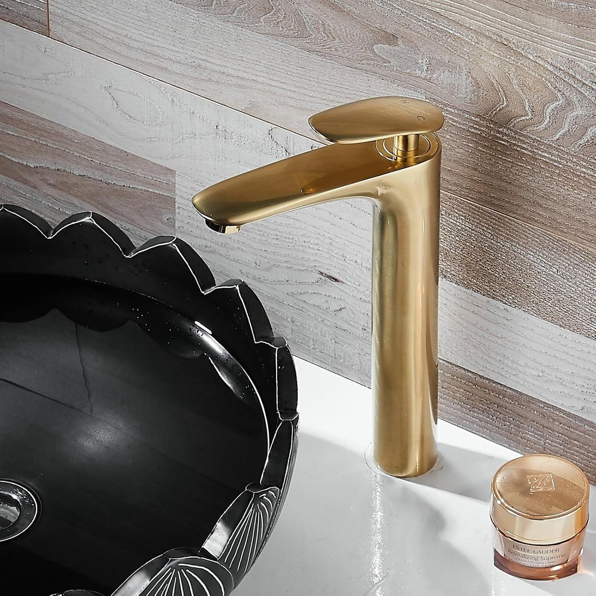 Stunq® Elegant Badkamerkraan met Hoogwaardige Afwerking in Goudtint en Praktische Mengfunctie