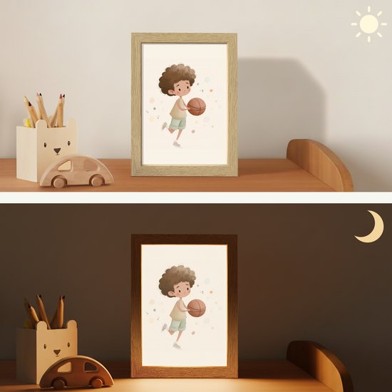Nachtlampje 15x20 cm - Kinder lampje - Beige - Jongen - Basketbal - Stippen - Tafellamp kinderkamer - Slaapkamer lamp - Bedlamp kinderen - Kinderlampje stopcontact - Wandlamp babykamer - Nachtlampjes van OnlyWow — afbeelding 4