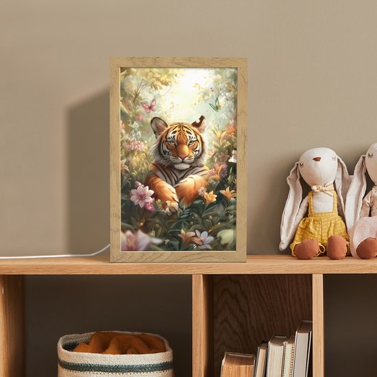 Nachtlampje 20x30 cm - Kinder lampje - Tijger - Bloemen - Jungle - Dieren - Tafellamp kinderkamer - Slaapkamer lamp - Bedlamp kinderen - Kinderlampje stopcontact - Wandlamp babykamer - Nachtlampjes van OnlyWow — afbeelding 3