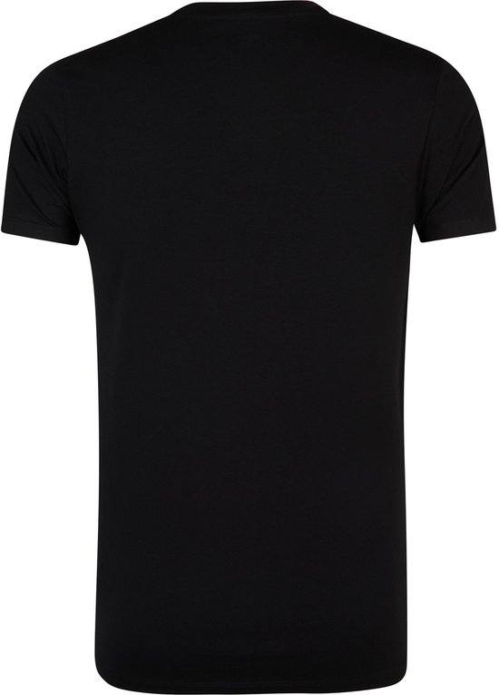 Zwarte T-shirt met ronde hals en korte mouwen.