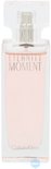 Flacon de Calvin Klein Eternity Moment Eau de Parfum au liquide rose tendre.