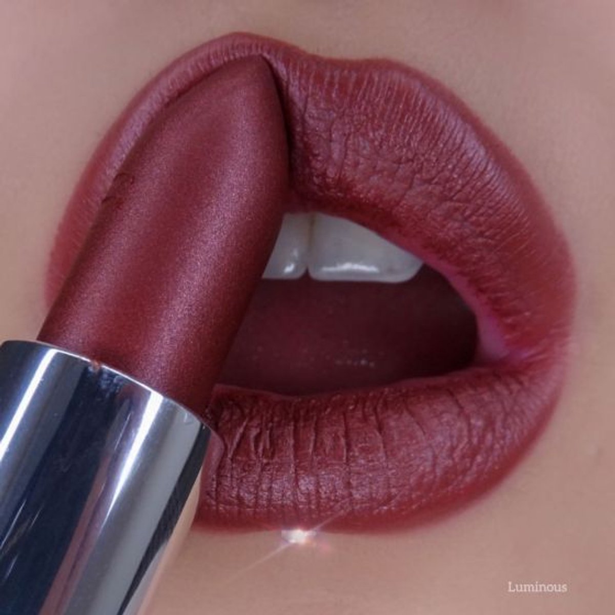 BellaPierre - Mineral lipstick - Vegan - Luminous