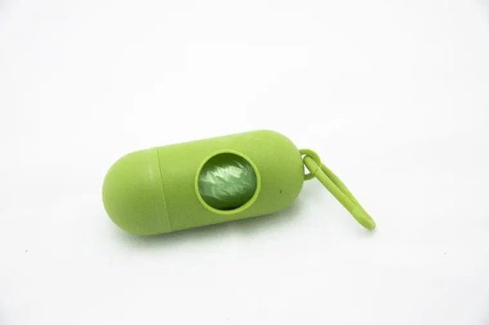 Een felgroene houder voor poepzakjes met een lus, met een rolletje poepzakjes erin.