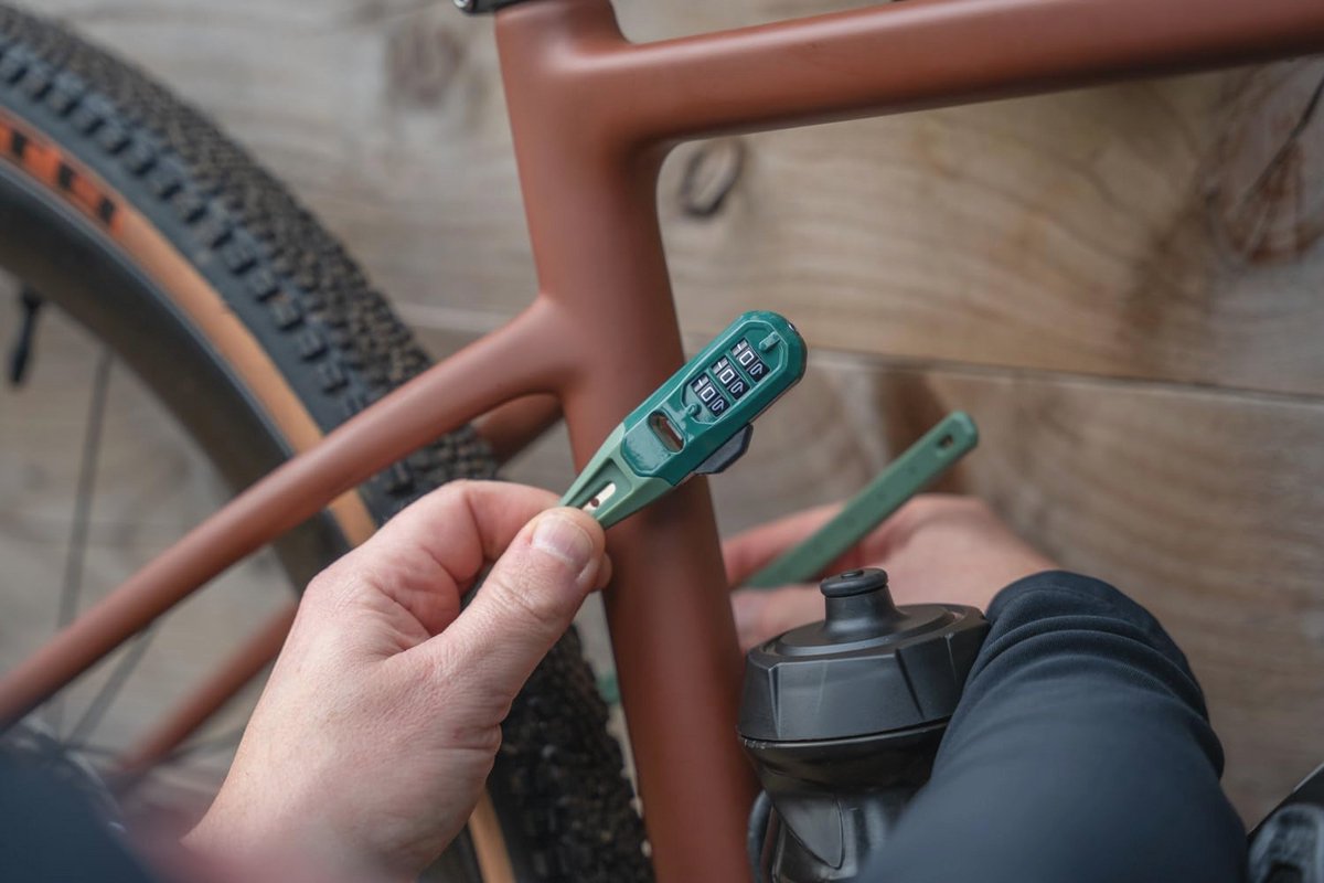 Multifunctionele veiligheidsriem met combinatie slot