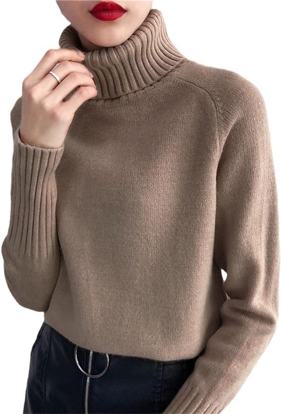 Beige coltrui met geribbelde coltrui, manchetten en zoom.