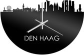 Skyline Klok Den Haag Zwart Glanzend - Ø 40 cm - Stil uurwerk - Wanddecoratie - Meer steden beschikbaar - Woonkamer idee - Woondecoratie - City Art - Steden kunst - Cadeau voor hem - Cadeau voor haar - Jubileum - Trouwerij - Housewarming -