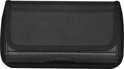 Holster de téléphone noir avec un rabat en tissu et une finition en cuir sur le bas.