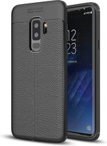 Cadorabo Hoesje geschikt voor Samsung Galaxy S9 PLUS in Diep Zwart - Beschermhoes gemaakt van TPU siliconen met edel kunstleder applicatie Case Cover Etui