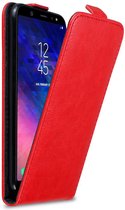 Cadorabo Hoesje geschikt voor Samsung Galaxy A6 PLUS 2018 in APPEL ROOD - Beschermhoes in flip design Case Cover met magnetische sluiting