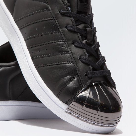 superstar metallic dames zwart