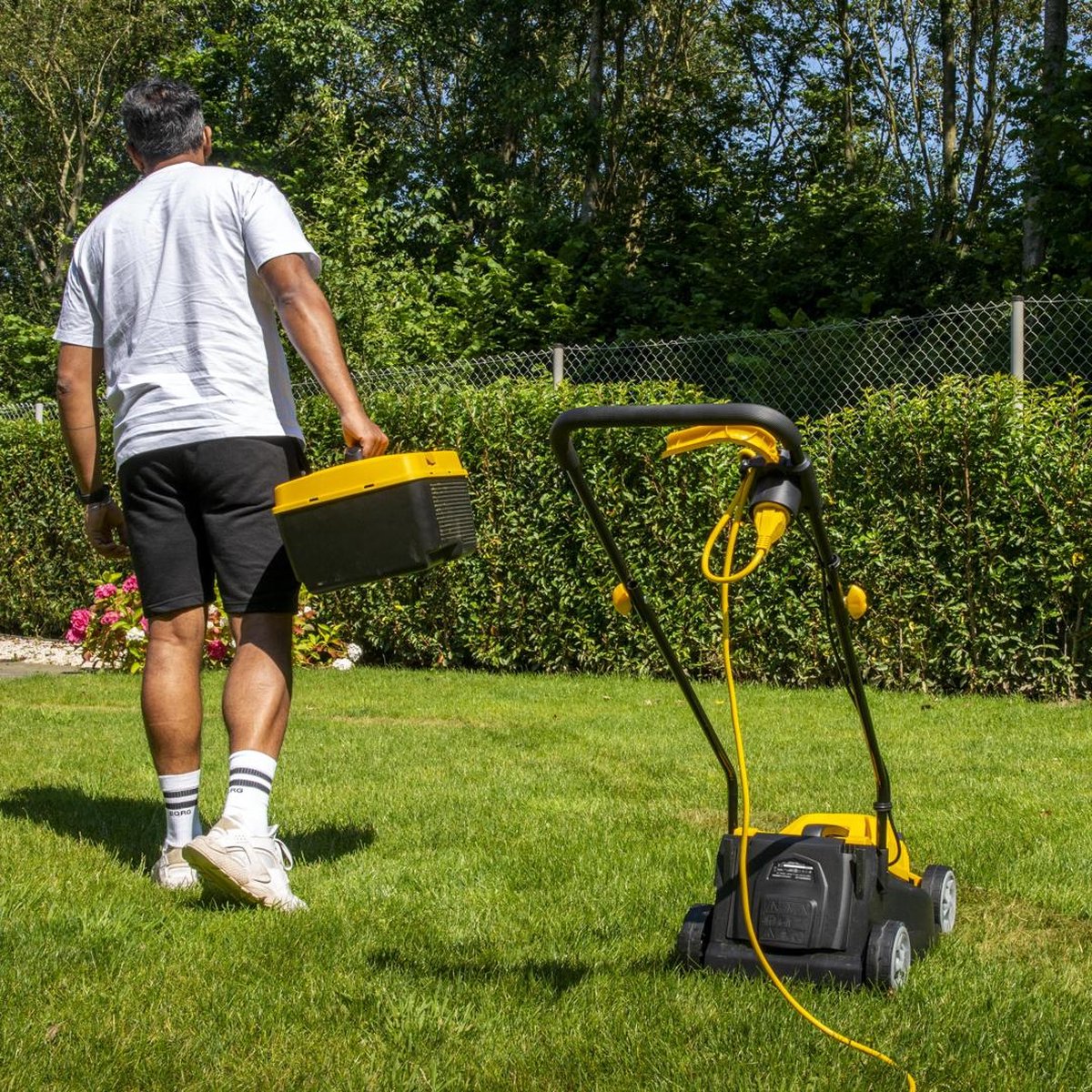 Powerplus elektrische grasmaaier POWEG62205 - 1300 W, 320 mm Ø grasmachine, tuintoestel, met grasopvangsysteem en achteruitworp – foto 7