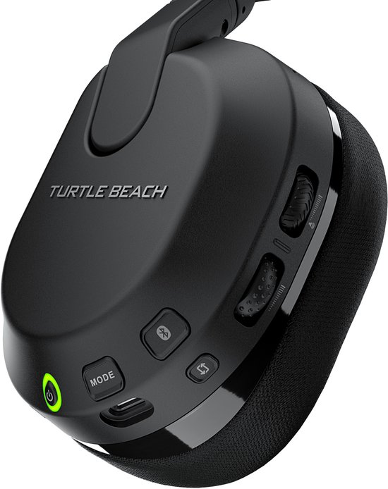 Zwarte Turtle Beach Stealth 600 headset met aan de zijkant de aan/uit-knop, bluetooth-knop en modusknop.