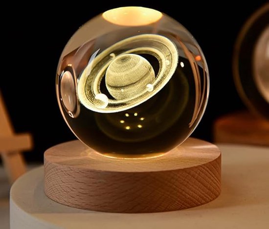 3D Kristallen Bal Nachtlampje - Saturnus - LED Glas Licht Hologram Lamp met Massief Houten Basis - Nachtlamp - Cadeau idee - Verlichting - USB aansluiting van Merkloos — afbeelding 2