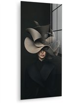 MuchoWow® Glasschilderij 60x120 cm - Schilderij acrylglas - Zwarte - Hoed - Vrouw - Foto op glas - Muurdecoratie woonkamer - Wanddecoratie slaapkamer - Schilderijen