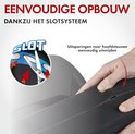Detailafbeelding van een stoelhoes met een schaar die een uitsparing voor een hoofdsteun knipt, met tekst over eenvoudige montage.