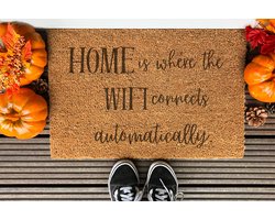 Home Is Where Wifi Connects Automatically | 60x40 cm | Nieuwe huis cadeau | Ingangsmat | Deurmat met stijl | Verhuizing cadeau | Praktisch & trendy | Perfect voor binnenkomst | Cadeau voor nieuwe woning