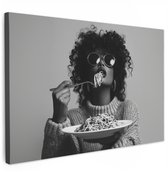 Canvas schilderij 30x20 cm - Exclusieve wanddecoratie Vrouw - Pasta - Zwart - Wit - Muurdecoratie woonkamer - Slaapkamer decoratie - Kamer accessoires - Schilderijen op canvas