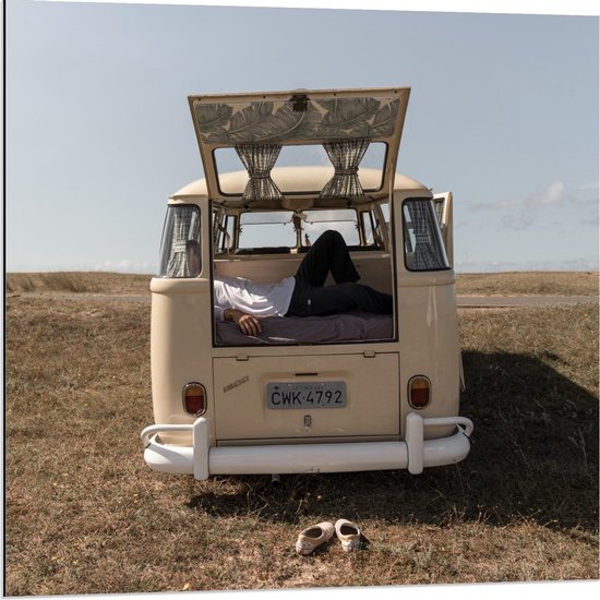 Dibond - Camper Busje bij het Strand - 80x80cm Foto op Aluminium (Met Ophangsysteem)