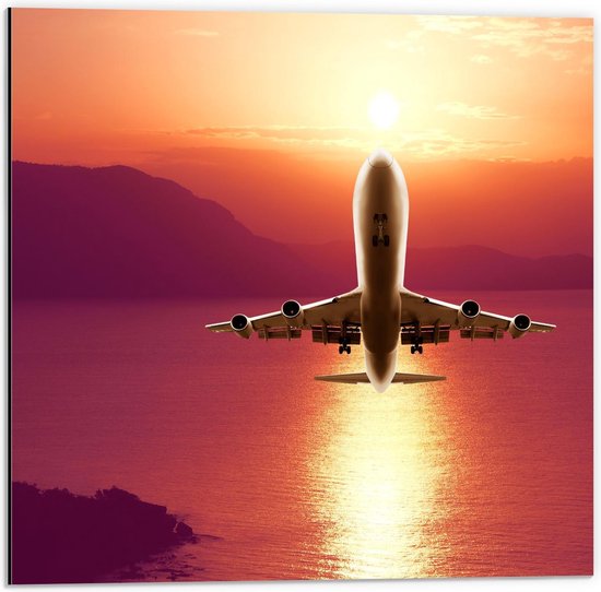 Dibond - Opstijgend Vliegtuig met Oranje Horizon - 50x50cm Foto op Aluminium (Met Ophangsysteem)