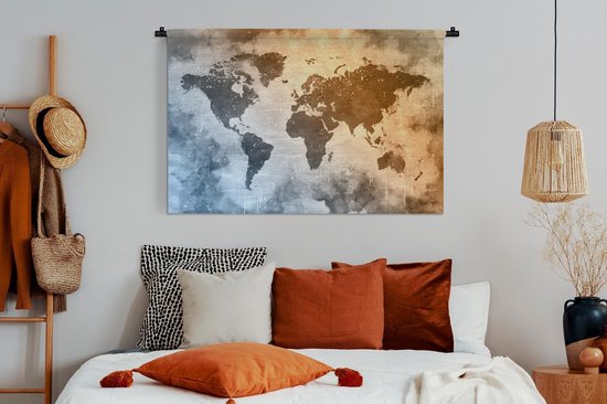 Tapisserie Cartes du mondeIllustrations de Noël - Wereldkaart avec des couleurs de peinture chaudes et froides sur un fond avec un motif texturé Tapisserie murale coton 150x100 cm - Tapisserie avec photo