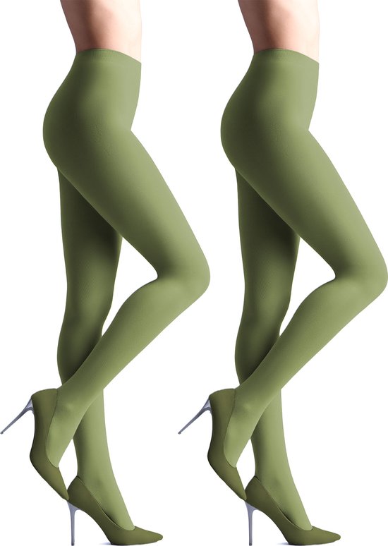 Deux mannequins en collants vert olive et escarpins assortis.