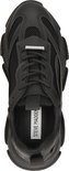 Zwarte Steve Madden sneaker, van bovenaf gezien. Veters, mesh details en dikke zool.