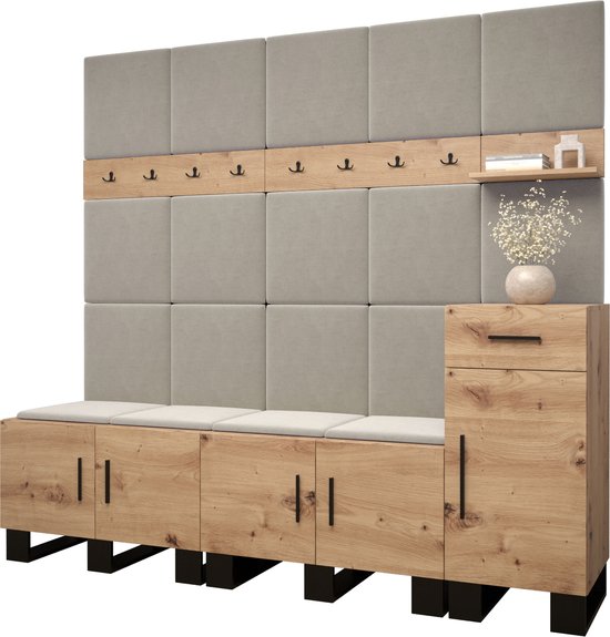 GARDEROBE Margaret I IV 121/203/43 met gestoffeerde panelen