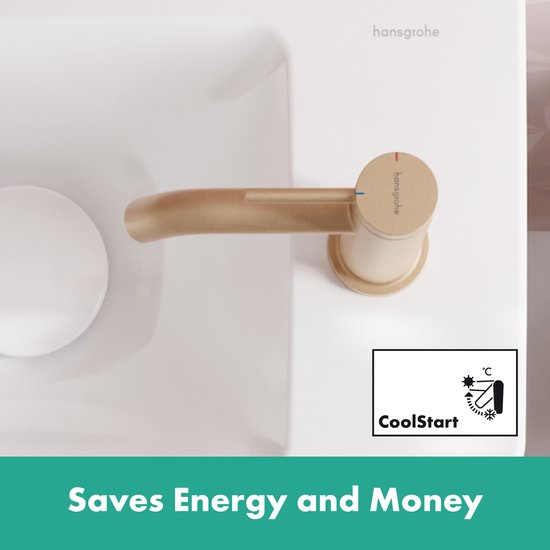 Close-up van een gouden Hansgrohe kraan met CoolStart technologie.