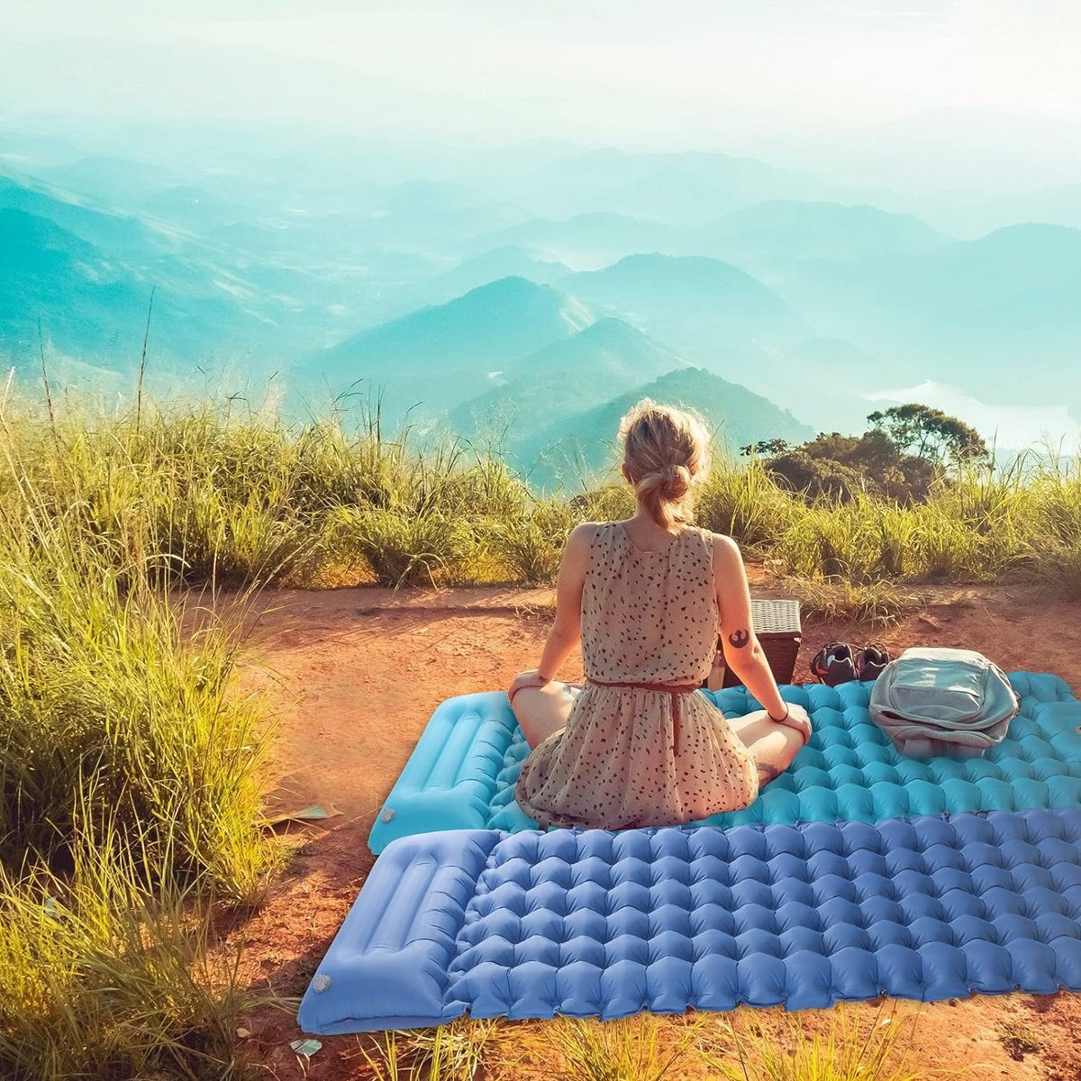 Zelfopblazende campingmat, opblaasbare matras, lichtgewicht slaapkussen, eenpersoonsbed met kussen voor volwassenen voor backpacken, wandelen, strand (blauw groen, 10 cm Zelfopblazende campingmat, opblaasbare matras, lichtgewicht slaapkussen, eenpersoonsbed met kussen voor volwassenen voor backpacken, wandelen, strand (blauw groen, 10 cm
