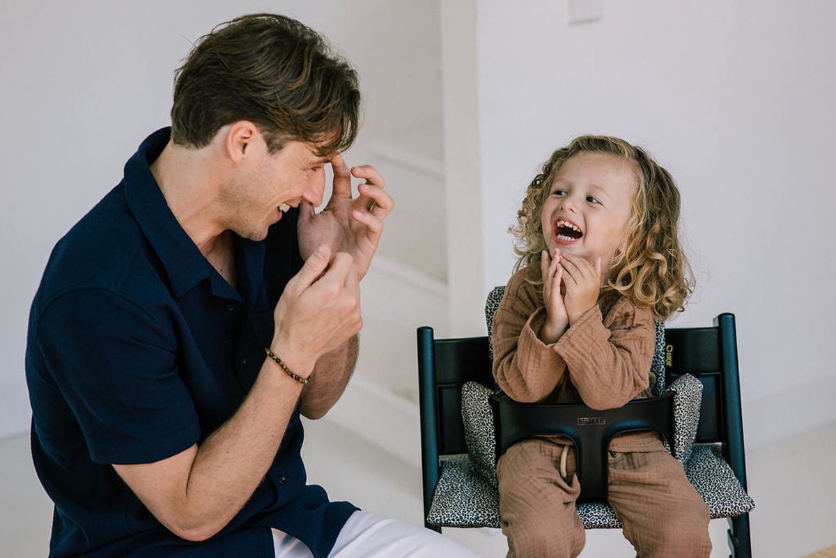 Ukje Stoelverkleiner - Geschikt voor Stokke Tripp Trapp - Geplastificeerd - Kinderstoel - Kussenset - Zand Luipaard - Extra dik – foto 6