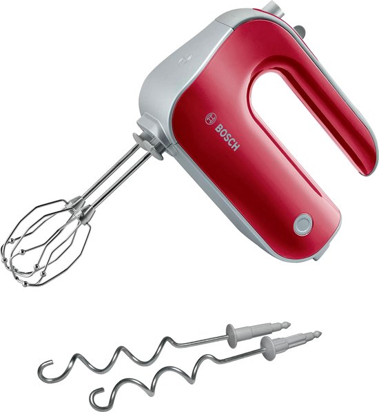 Rode Bosch handmixer met zilveren details, een garde en twee accessoires.