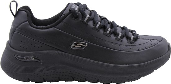 Zwarte sneaker met veters, 'Arch Fit' opdruk en een dikke, zwarte zool.