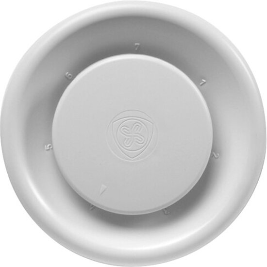 Witte ronde ventilator met schaalverdeling, embleem en centrale schijf.