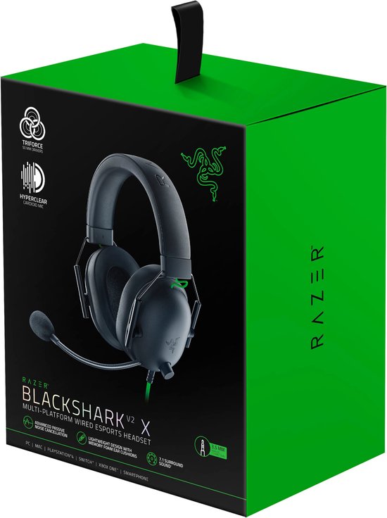 Zwarte Razer Blackshark V2 X gaming headset op de verpakking.