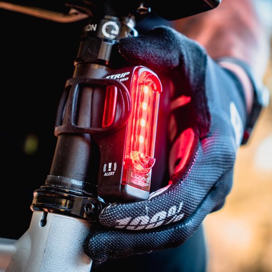 Lezyne Strip Alert Drive Rear - Oplaadbare LED fietslamp achter - 5 Standen - 150 Lumen - Accu tot 27 uur - Alert dive - Zwart — afbeelding 2