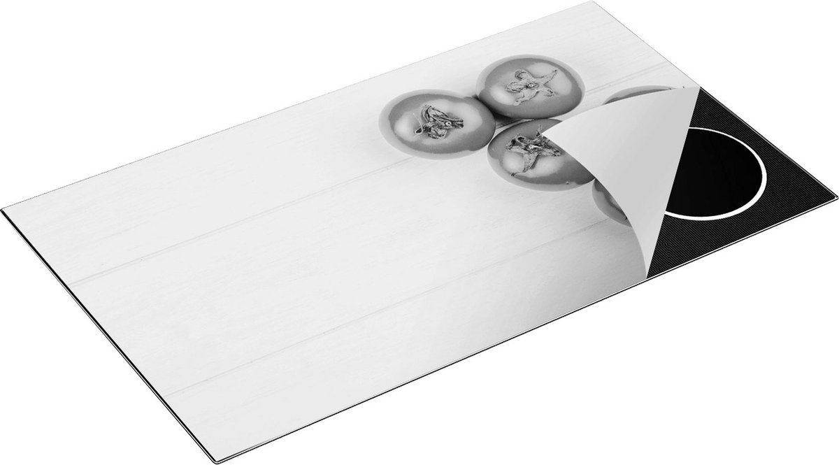 Chefcare Inductie Beschermer Tomaten op Witte Houten Planken - Zwart Wit - 90x50 cm - Afdekplaat Inductie - Kookplaat Beschermer - Inductie Mat