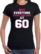 Not everyone looks this good at 60 cadeau t-shirt zwart voor dames - 60 jaar verjaardag kado shirt / outfit XL
