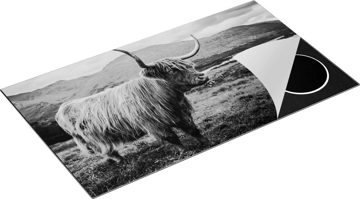 Chefcare Inductie Beschermer Schotse Hooglander in de Heuvels - Zwart Wit - 91,6x52,7 cm - Afdekplaat Inductie - Kookplaat Beschermer - Inductie Mat