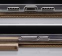 Étui brun texturé, avec ouvertures pour haut-parleurs et USB-C.
