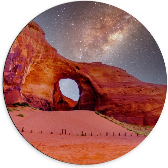 Dibond Wandcirkel - Gat in Monument Valley, Arizona - 70x70cm Foto op Aluminium Wandcirkel (met ophangsysteem)