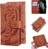 Voor iPhone 11 Pro Max Tiger Embossing Pattern Horizontale Flip lederen hoes met houder & kaartsleuven & portemonnee (bruin)