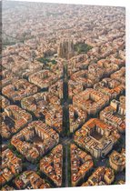 De Sagrada Familia midden in Eixample in Barcelona - Foto op Canvas - 30 x 40 cm