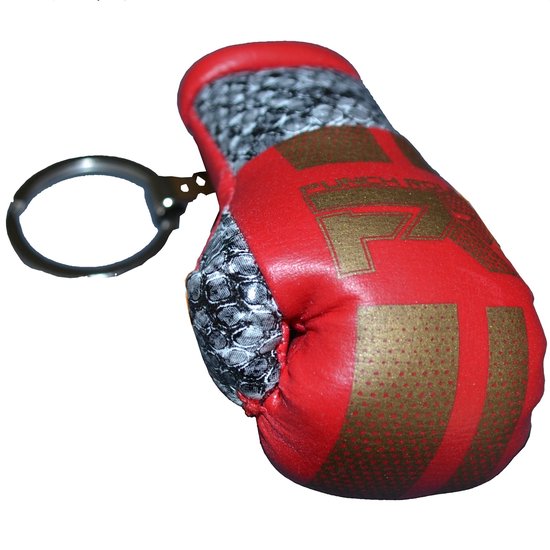 Rode bokshandschoen sleutelhanger met gouden 'PunchR' logo en zijkant in slangenprint. Metalen ring.