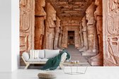 Behang - Fotobehang Interieur van de Tempel van Ramses II bij Abu Simbel in Egypte - Breedte 420 cm x hoogte 280 cm