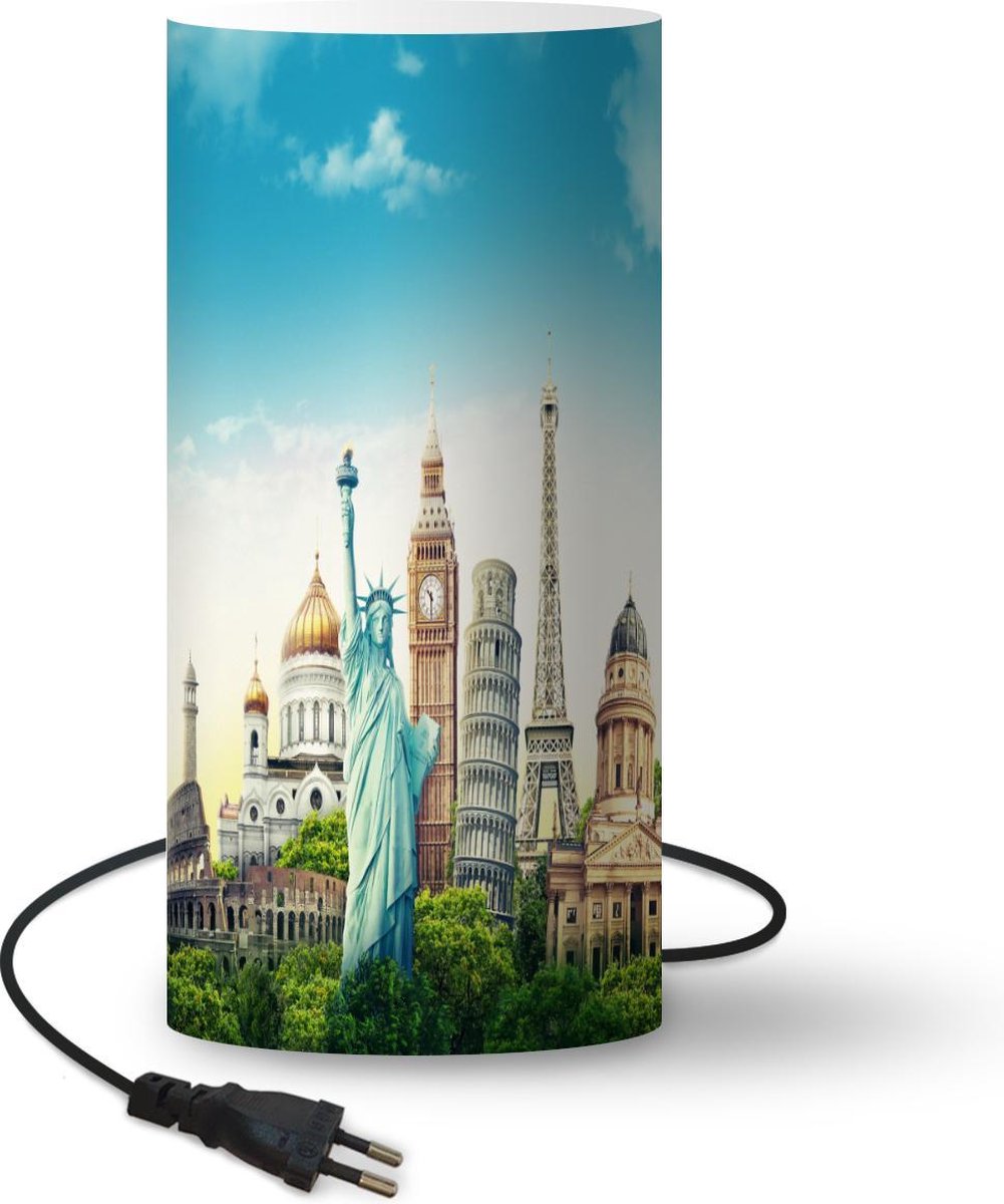 Lamp - Nachtlampje - Tafellamp slaapkamer - Wereld - Eiffeltoren - Vrijheidsbeeld - 54 cm hoog - Ø24.8 cm - Inclusief LED lamp